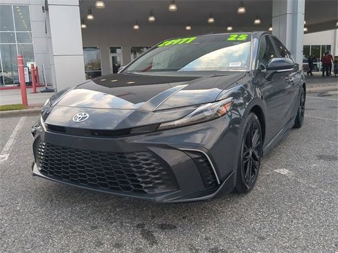 Certified 2025 Toyota Camry SE image 8