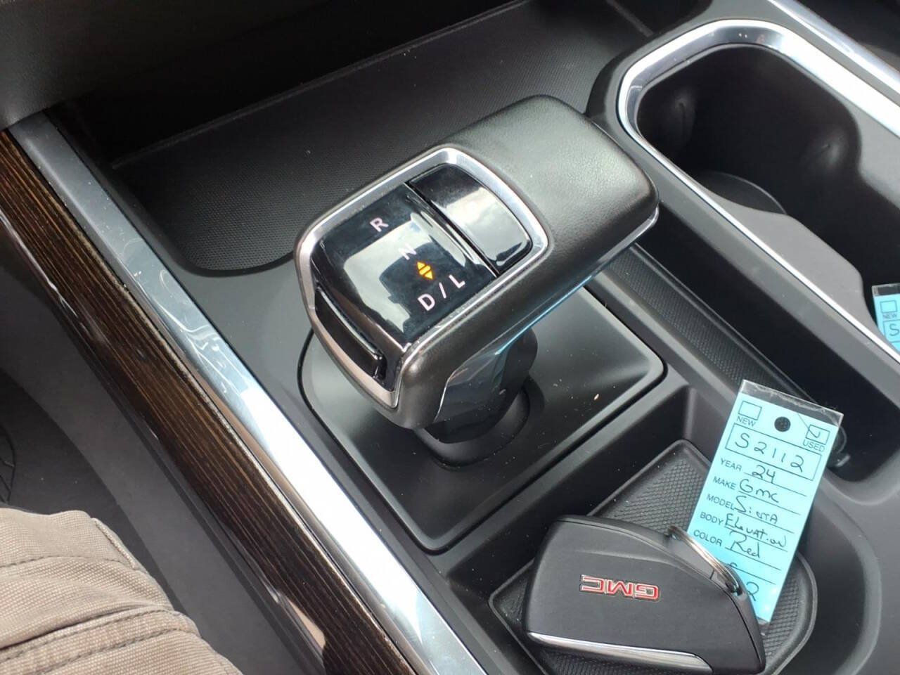 Used 2024 GMC Sierra 1500 Elevation w/ LPO, Elevation Black Package AWD/4WD image 19
