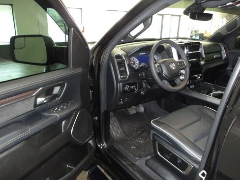 Used 2025 RAM 1500 Laramie AWD/4WD image 8