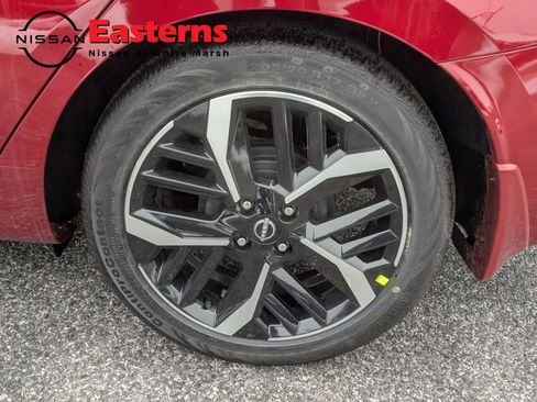 New 2025 Nissan Versa SR image 9