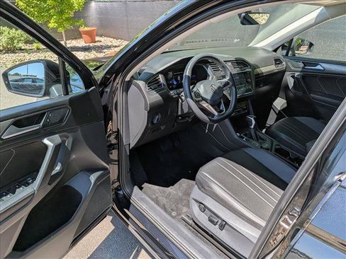 Used 2023 Volkswagen Tiguan SE AWD/4WD image 23
