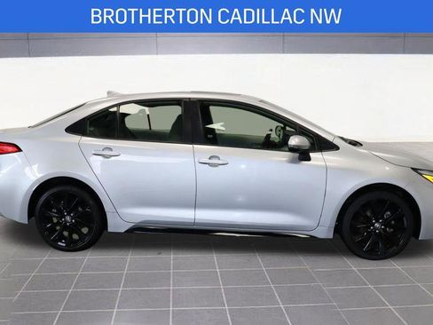 Used 2024 Toyota Corolla SE w/ SE Package image 8