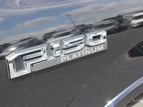 Used 2019 Ford F150 Platinum w/ Equipment Group 701A Luxury AWD/4WD image 30