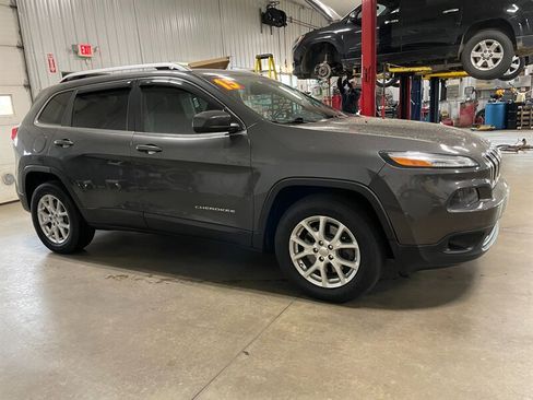Used 2015 Jeep Cherokee Latitude w/ Comfort/Convenience Group AWD/4WD image 5
