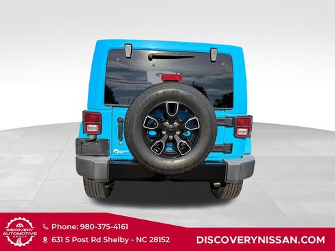Used 2018 Jeep Wrangler Unlimited Sahara AWD/4WD image 7