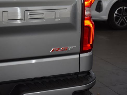 Used 2023 Chevrolet Silverado 1500 RST w/ Z71 Off-Road Package AWD/4WD image 11