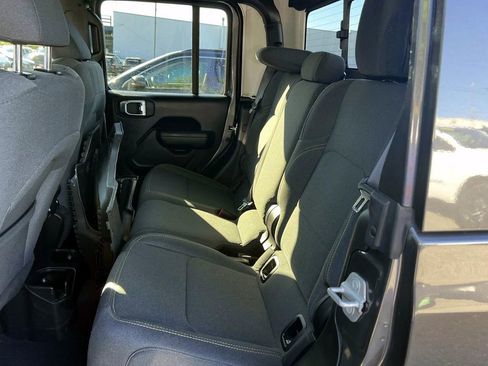 Certified 2024 Jeep Gladiator Sport image 11