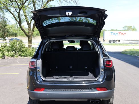 Used 2022 Jeep Compass Limited AWD/4WD image 5
