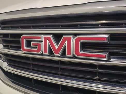 Used 2020 GMC Terrain SLT w/ Preferred Package image 13