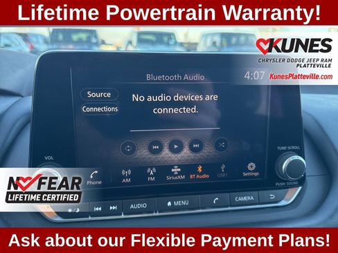 Used 2023 Nissan Rogue S image 17