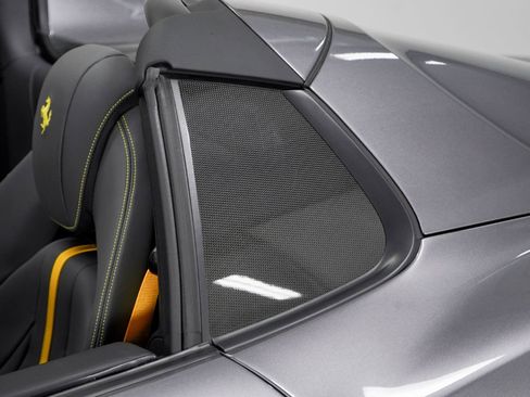 Used 2023 Ferrari 812 GTS image 18