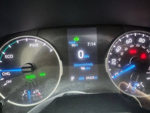 Used 2022 Toyota RAV4 XLE Premium AWD/4WD image 12