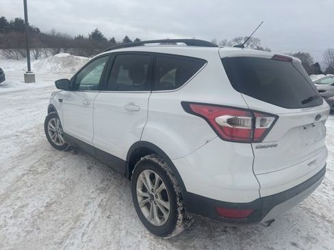 Used 2018 Ford Escape SE image 21