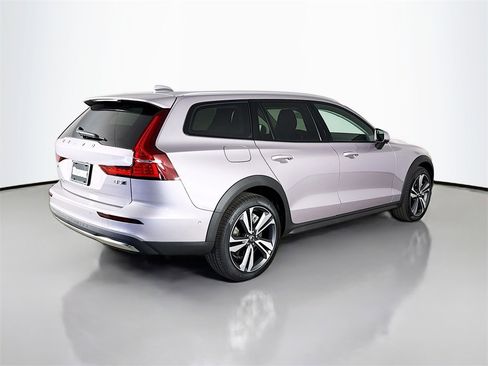 New 2026 Volvo V60 B5 Cross Country Plus w/ Climate Package image 7