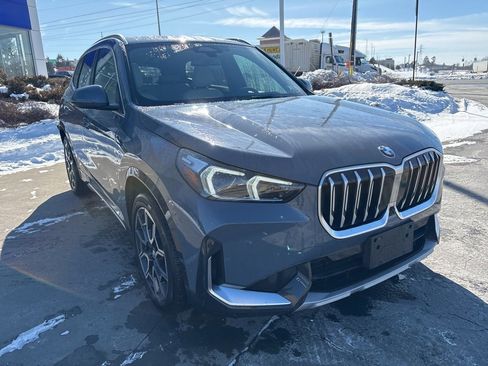 Used 2025 BMW X1 xDrive28i w/ Technology Package image 4