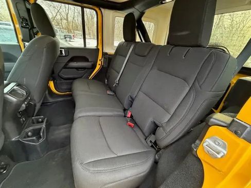 Used 2020 Jeep Wrangler Unlimited Sahara w/ Uconnect 4C Nav & Sound Group AWD/4WD image 9