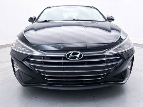 Used 2019 Hyundai Elantra Limited image 10