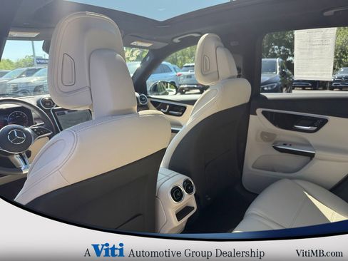 Used 2024 Mercedes-Benz GLC 300 4MATIC image 21