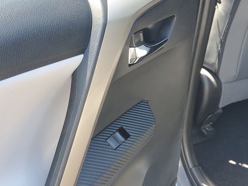 Used 2015 Toyota RAV4 Limited AWD/4WD image 13