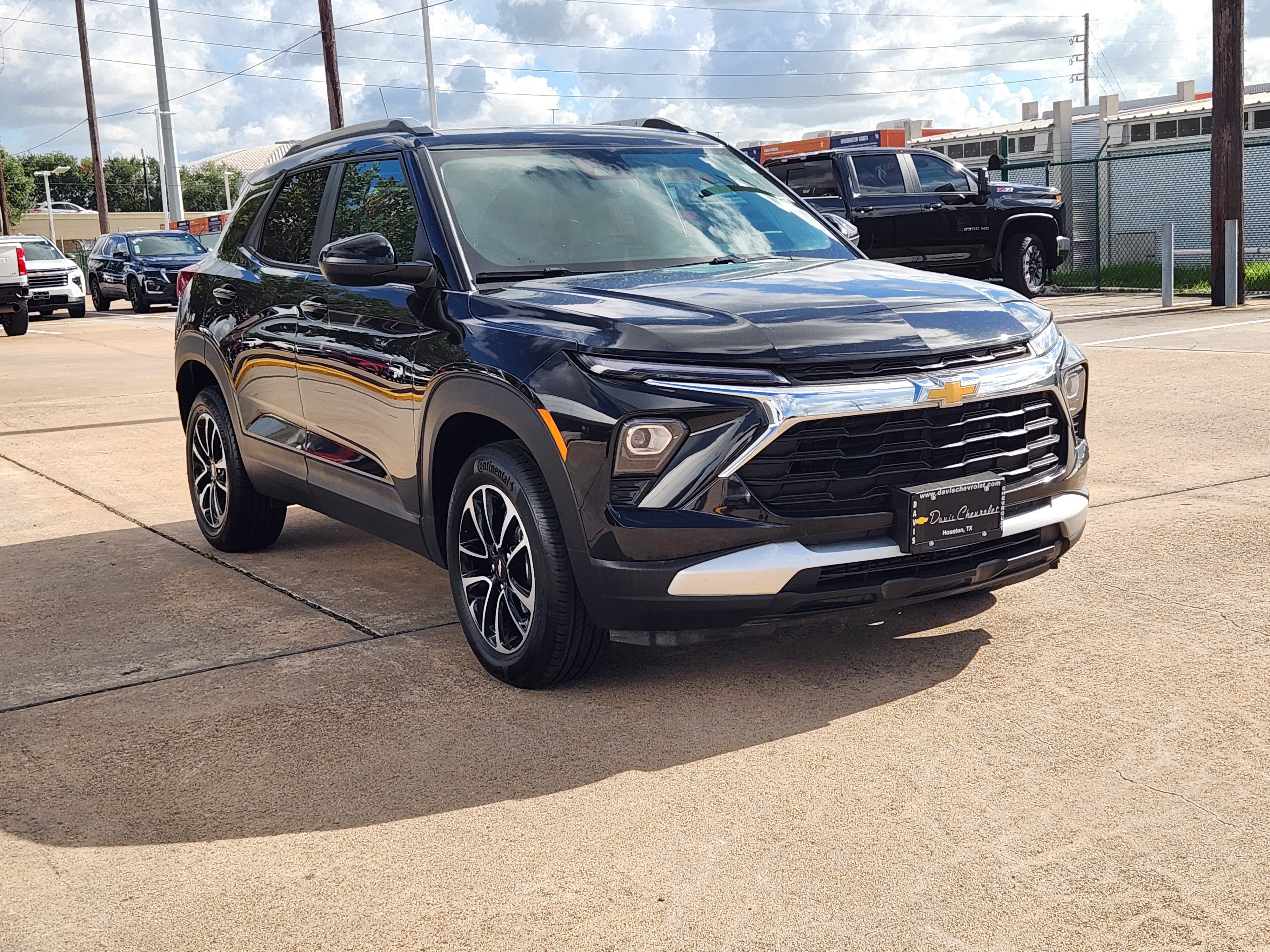 Used 2025 Chevrolet TrailBlazer LT AWD/4WD image 4