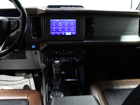 Used 2022 Ford Bronco Outer Banks image 18