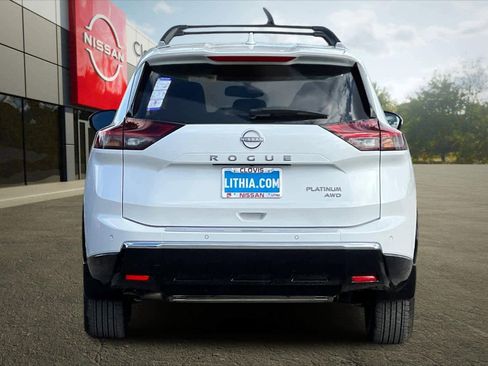 New 2026 Nissan Rogue Platinum image 8