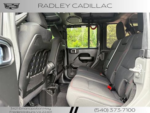 Used 2021 Jeep Wrangler Unlimited Rubicon w/ Cold Weather Group AWD/4WD image 12
