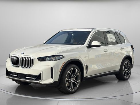 Used 2026 BMW X5 xDrive40i w/ Climate Comfort Package image 2
