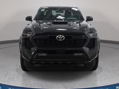 Certified 2025 Toyota Tacoma TRD Sport AWD/4WD image 2