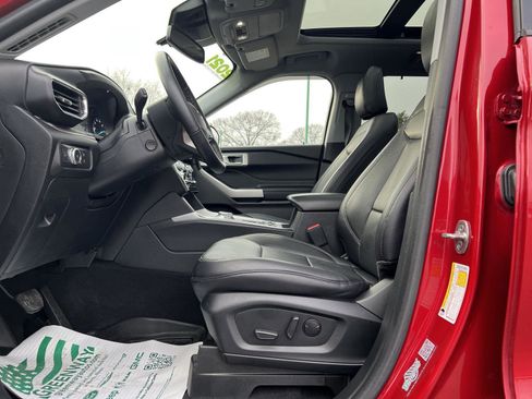 Used 2021 Ford Explorer Limited w/ Equipment Group 301A image 21