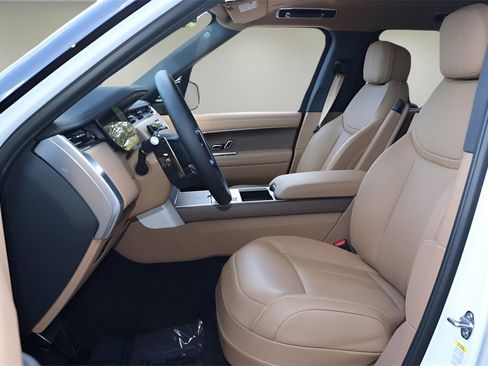 New 2025 Land Rover Range Rover Long Wheelbase SE image 12