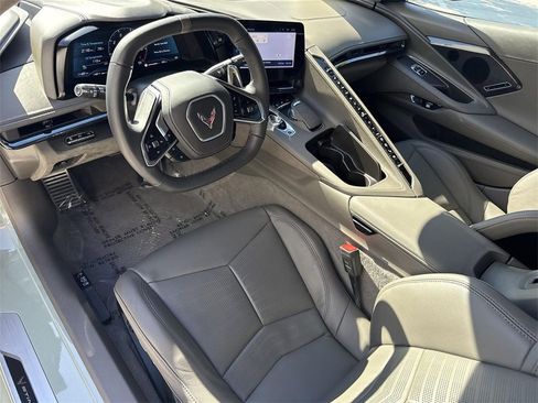 Used 2024 Chevrolet Corvette Stingray Premium Cpe w/ Z51 Performance Package image 18