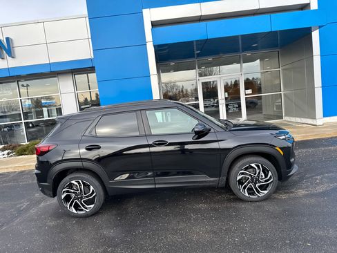 New 2026 Chevrolet TrailBlazer RS w/ Convenience Package AWD/4WD image 3