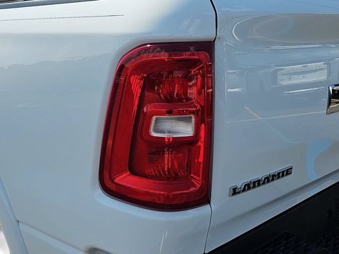 Used 2025 RAM 1500 Laramie AWD/4WD image 33