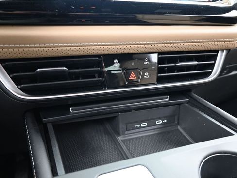 Used 2024 Volkswagen Atlas Cross Sport SE image 24