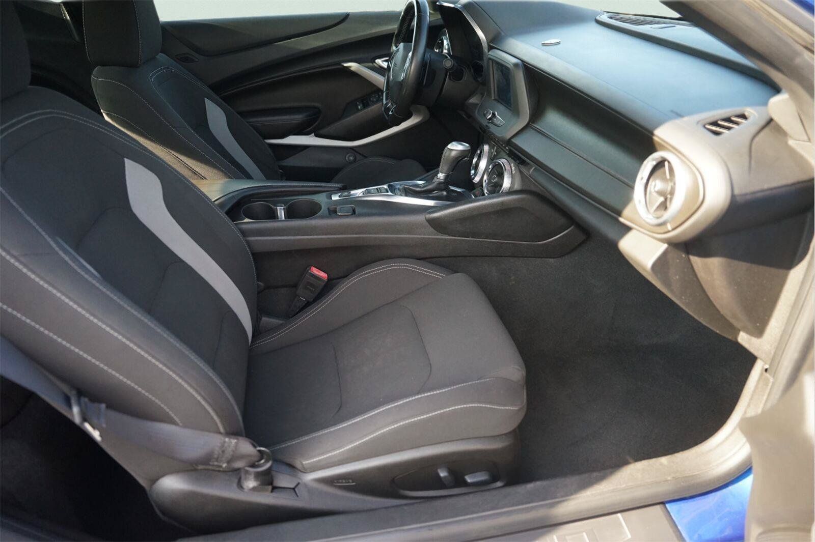 Used 2018 Chevrolet Camaro LT RWD image 14