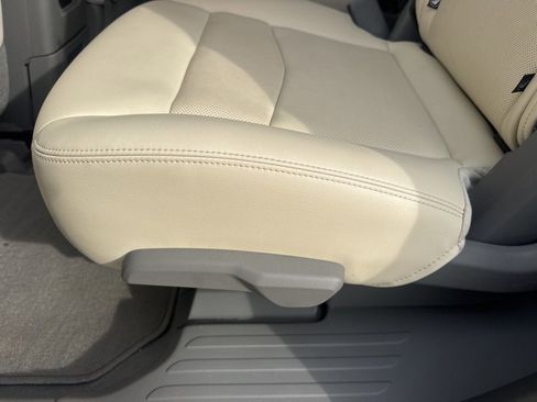 Used 2024 Cadillac XT6 Premium Luxury w/ Technology Package image 34