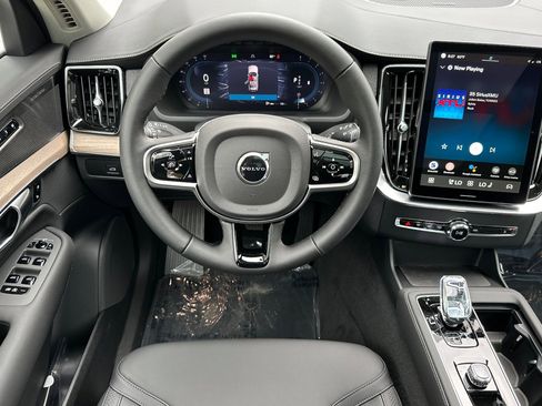 New 2025 Volvo XC90 B6 Plus image 12