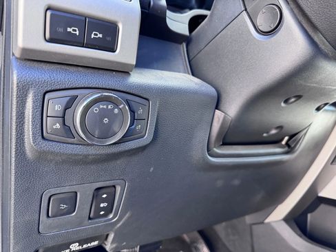 Used 2022 Ford F250 Lariat w/ Black Appearance Package image 24