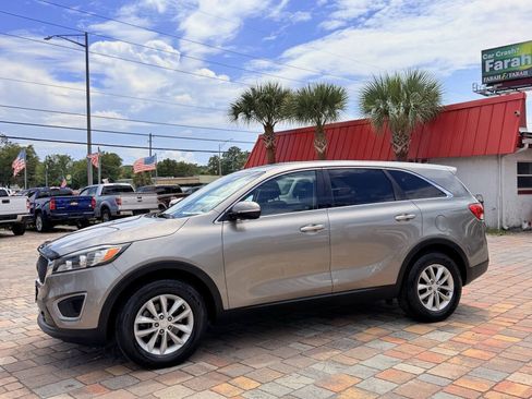 Used 2017 Kia Sorento L FWD image 10