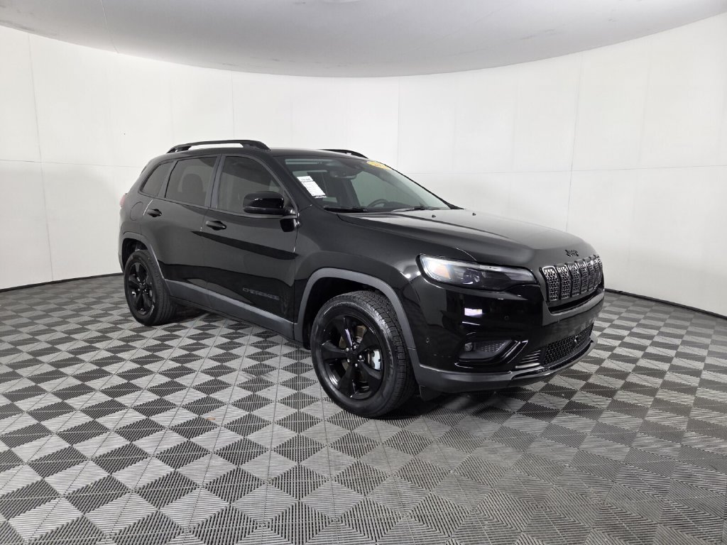 Used 2023 Jeep Cherokee Altitude Lux AWD/4WD image 2