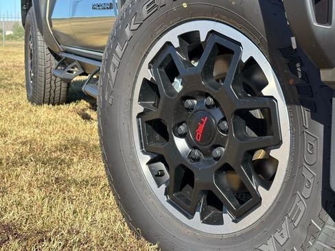New 2025 Toyota Tacoma TRD Off-Road image 2