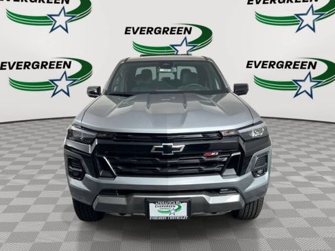 Used 2025 Chevrolet Colorado Z71 w/ Midnight Edition AWD/4WD image 8