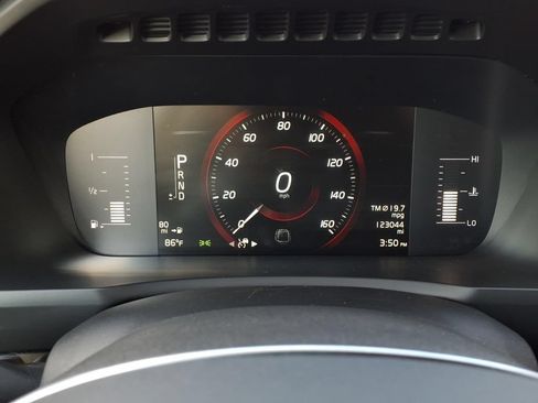 Used 2019 Volvo XC90 T5 Momentum w/ Protection Package AWD/4WD image 12
