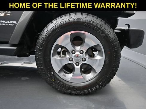 Used 2017 Jeep Wrangler Unlimited Sahara w/ Max Tow Package AWD/4WD image 45