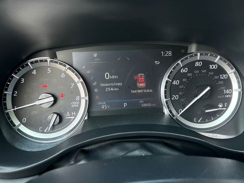 Used 2022 Toyota Highlander XLE image 23