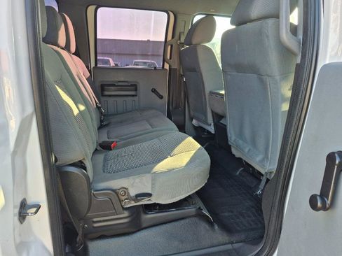 Used 2014 Ford F250 XL w/ Camper Package image 19