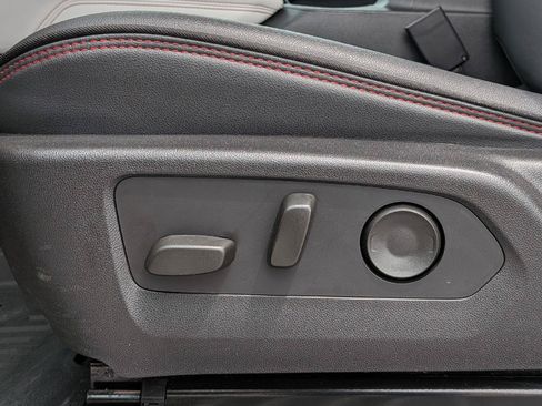 Used 2024 GMC Canyon AT4X AWD/4WD image 15