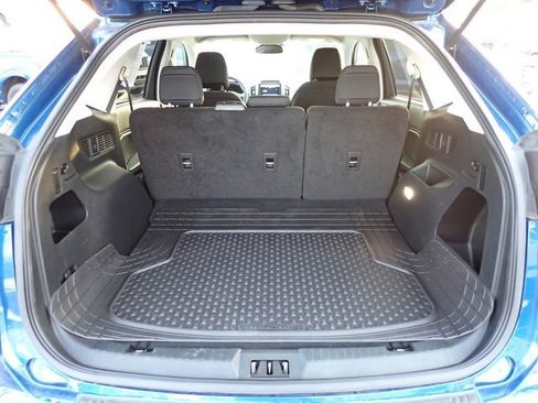 Used 2024 Ford Edge SE w/ Black Appearance Package image 9