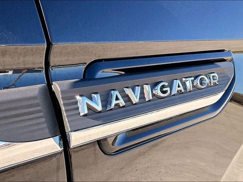 Used 2024 Lincoln Navigator L 4WD image 21